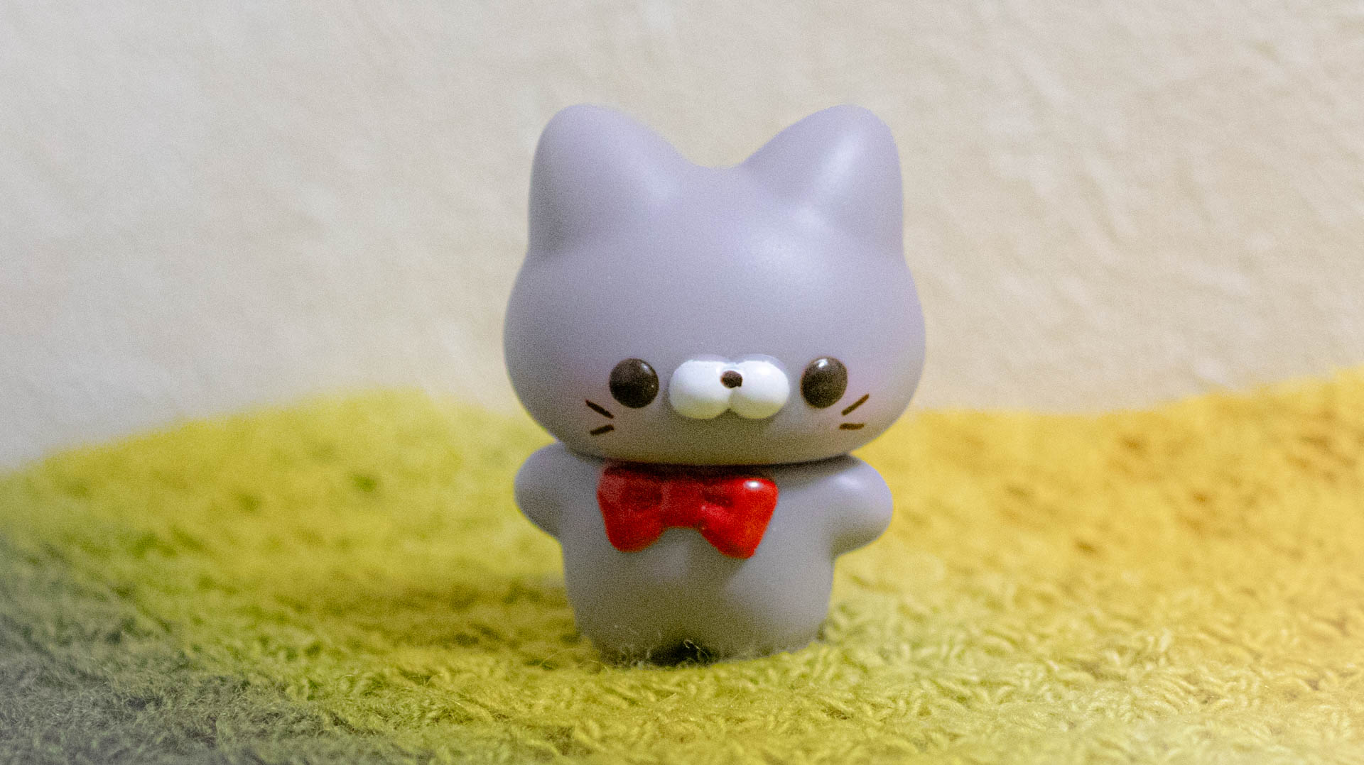 すくっとたっちさん　ガチャガチャ　くろねこ
