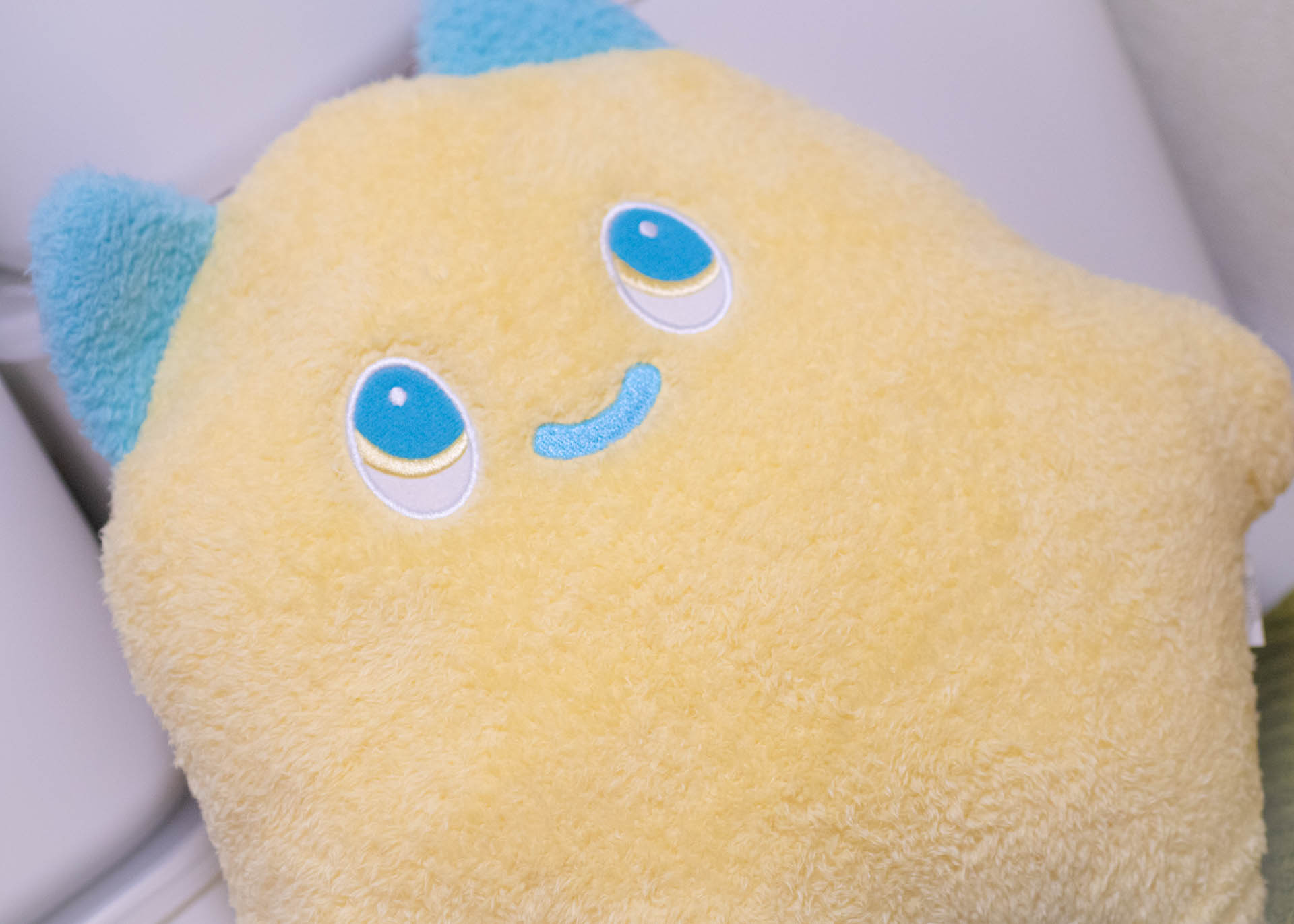 ダイソー　クッション　ぬいぐるみ