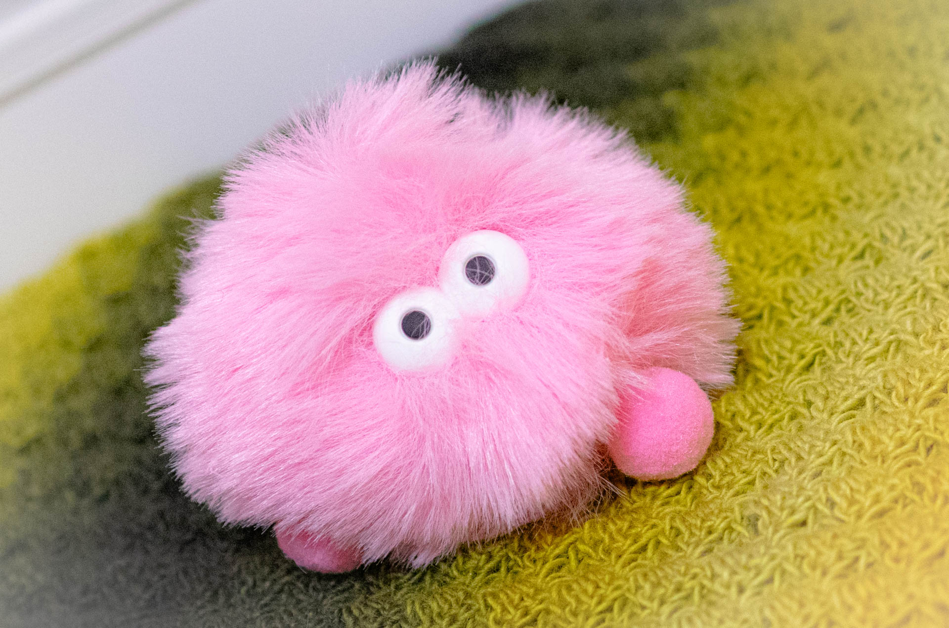 ギョロ目モンスター　ダイソー　ぬいぐるみ