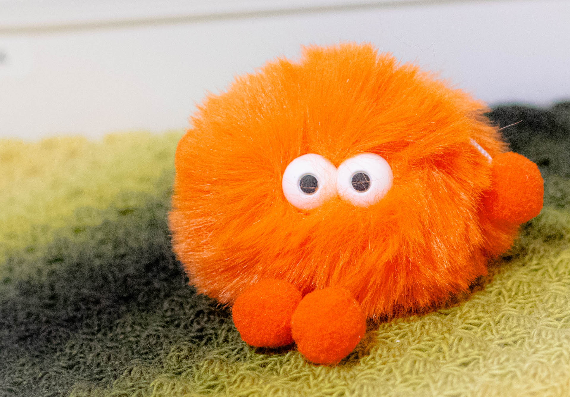 ギョロ目モンスター　ダイソー　ぬいぐるみ