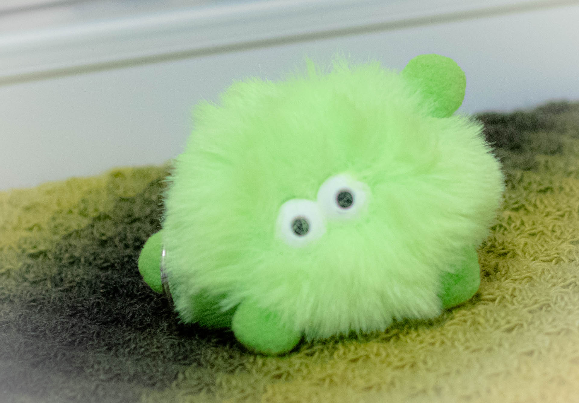 ギョロ目モンスター ダイソー ぬいぐるみ