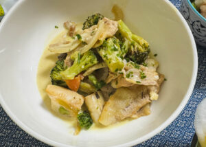 豚バラ薄切り肉のカレークリーム煮　料理