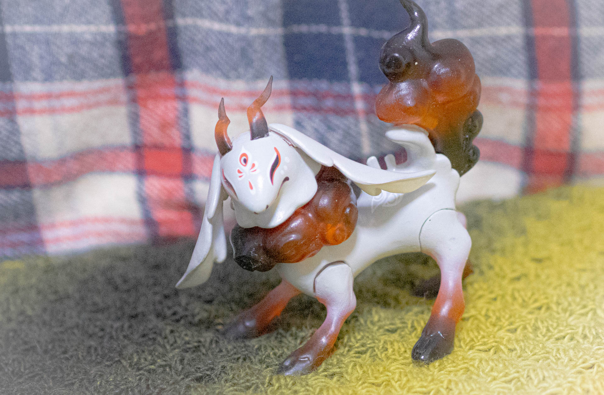 カプセルトイ　ガチャガチャ　ひょっこり仔白沢