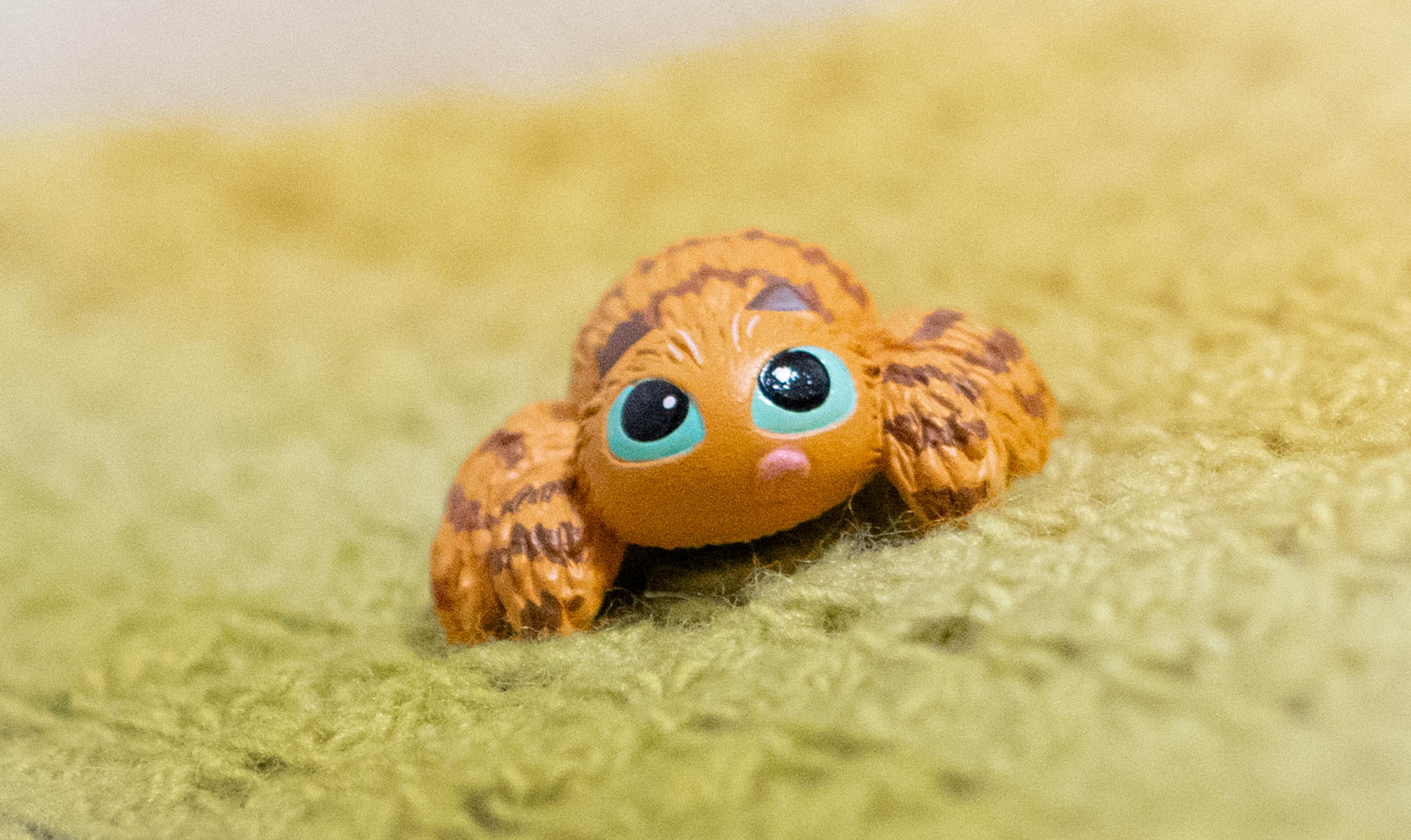 クモネコ　カプセルトイ　ガチャガチャ