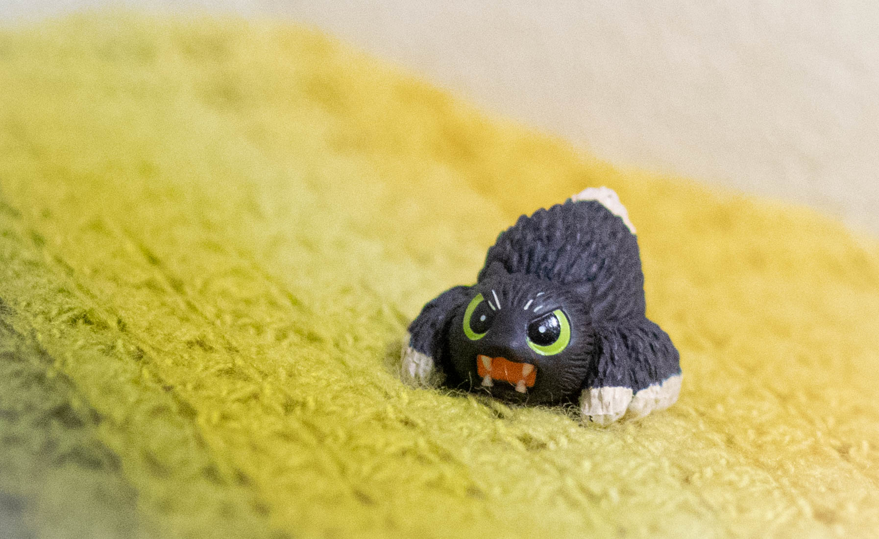 クモネコ　カプセルトイ　ガチャガチャ