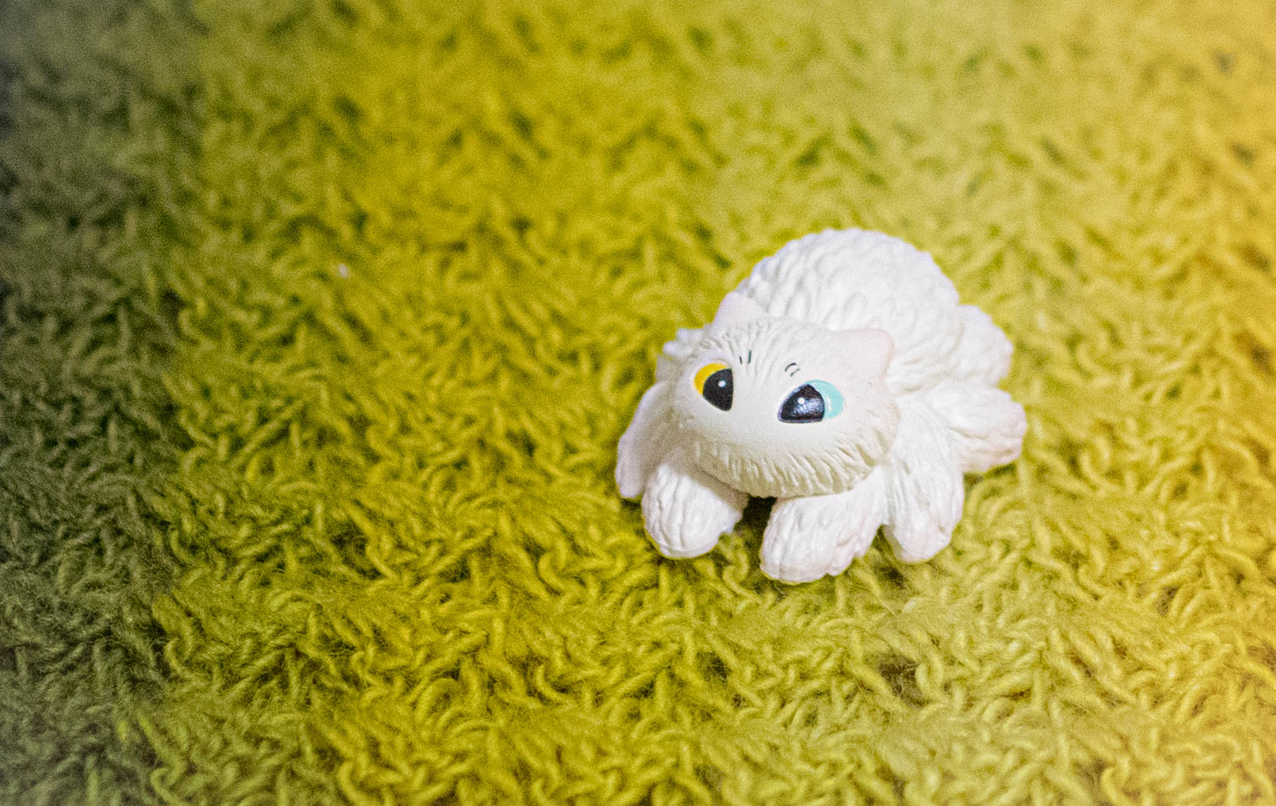 クモネコ　カプセルトイ　ガチャガチャ