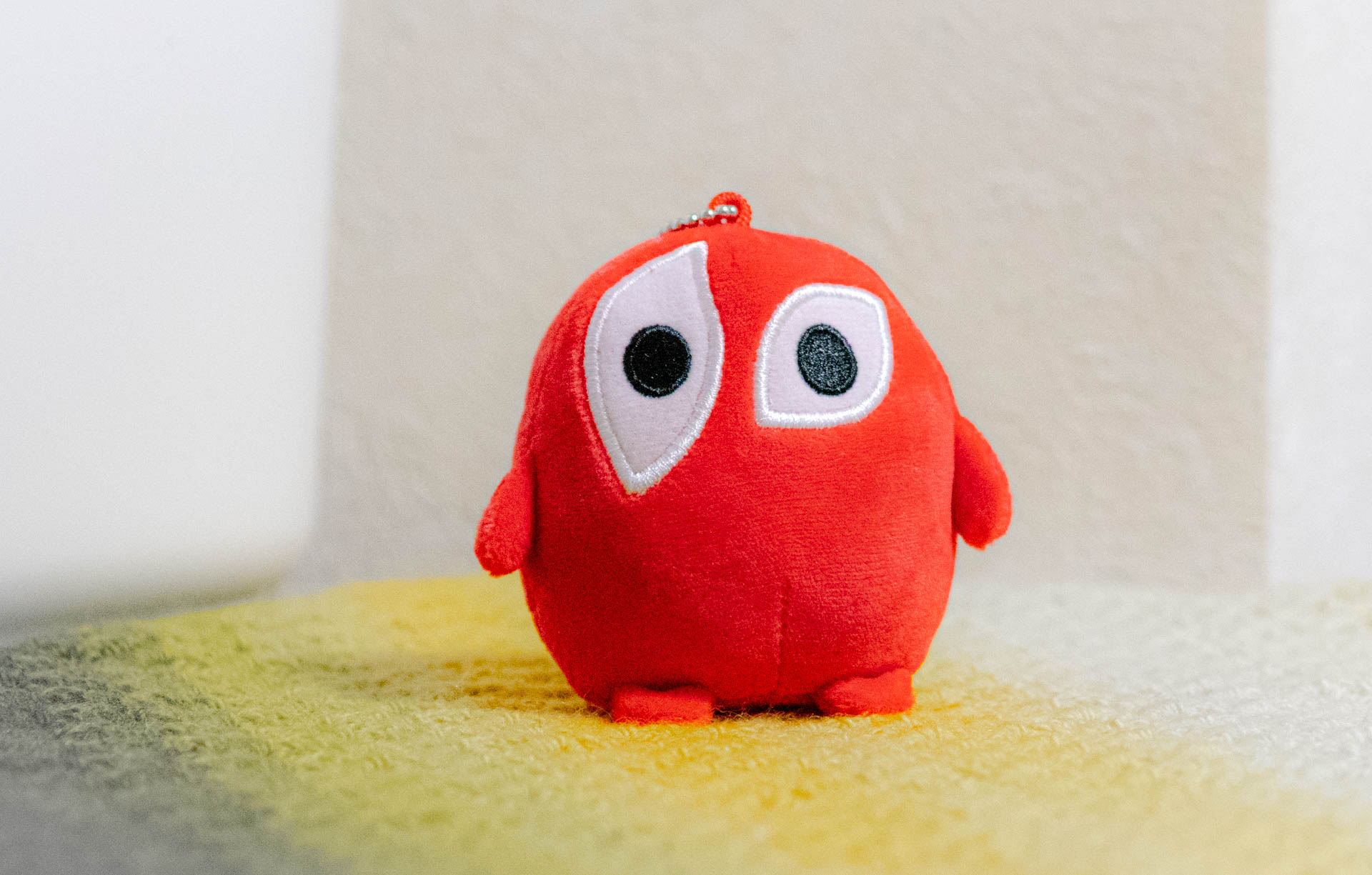 座ることを拒否する椅子