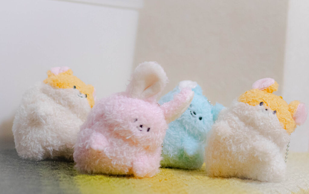 ちらりズ　ガチャガチャ　ぬいぐるみ