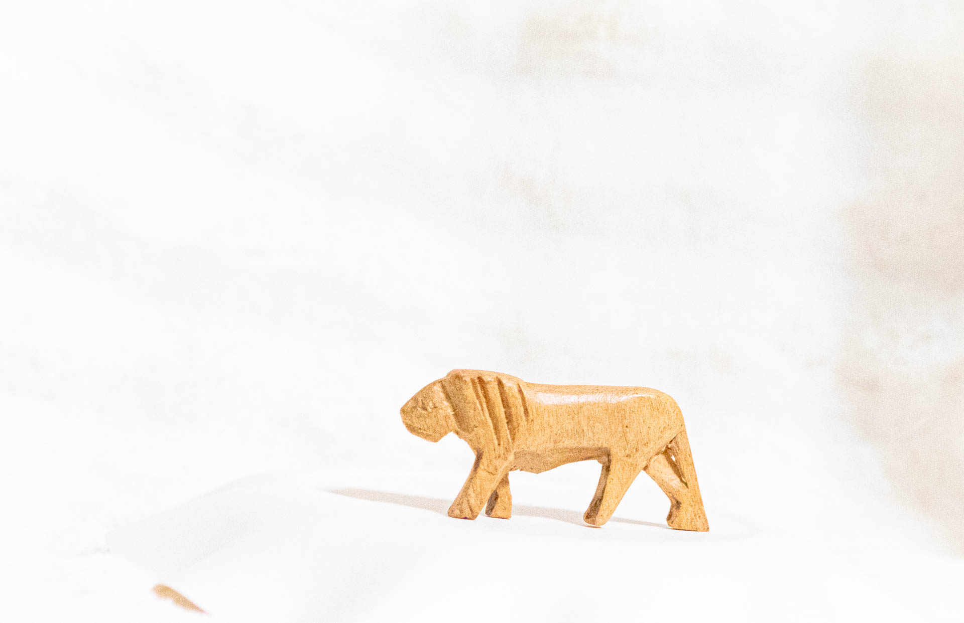 一村一品マーケット　ライオン　木彫り