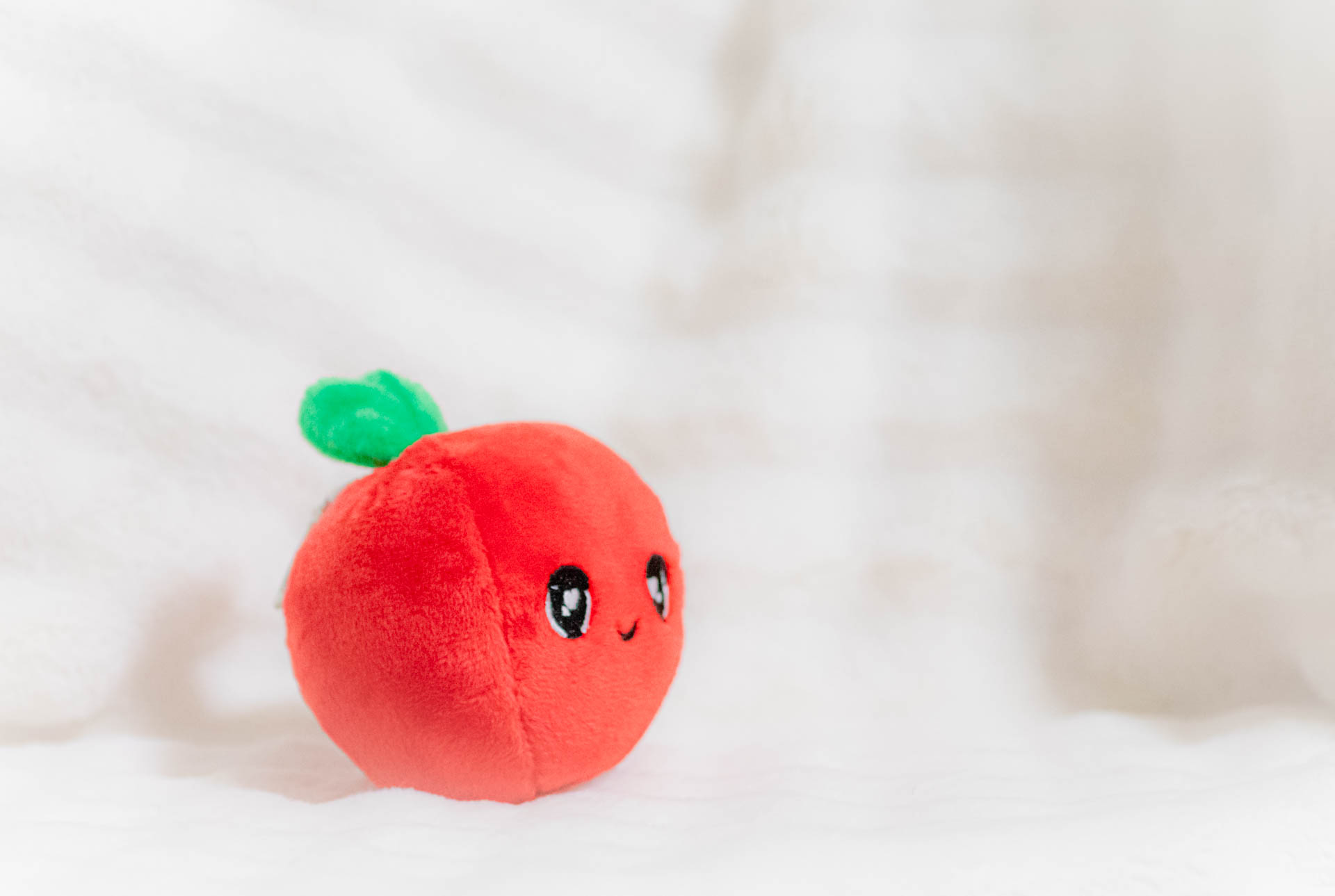 フライングタイガー　ぬいぐるみ りんご